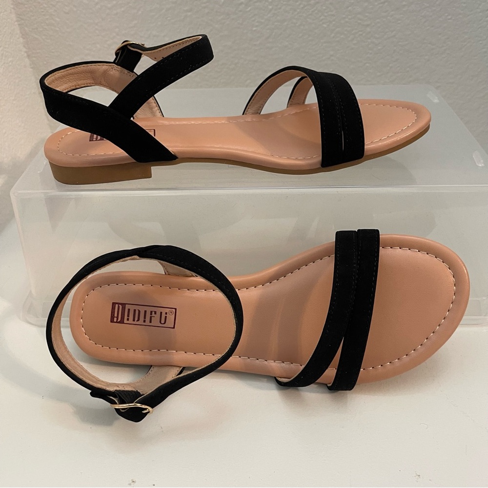 Women’s Black Sandals with Rubber Sole Size 6 SHOE SALE